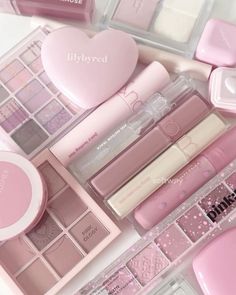 Dr Mundo, Desain Buklet, Pink Lifestyle, Everyday Makeup Routine, Fancy Makeup, روتين العناية بالبشرة, Pink Girly Things, Pink Makeup, Makeup Items