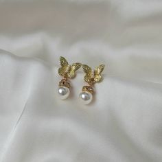 Don't miss out on these beautiful small gold butterfly earrings. They work with a large variety of looks and add a bit of sparkle to your outfit. MORE jewellery pieces available on our shop! Any questions please message we are happy to help. Free postage in UK Thank you for shopping with us Heather&Bumble 📪Follow us at: Instagram: heatherandbumble Twitter: Heather_Bumble Pintrest: Heather & Bumble Gold Butterfly Stud Earrings - Bead Earrings,Butterfly Earrings,Small Gold Earrings In The UK,Small Gold Butterfly Jewellery In The UK Gold Butterfly Jewelry, Small Gold Earrings, Gold Butterfly Earrings, Butterfly Jewellery, Dainty Gold Earrings, Pink Heart Earrings, Earrings Bead, Butterfly Earrings Gold, Abstract Jewelry