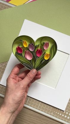 Paper Quilling Tulips Tutorial, Simple Paper Quilling Ideas, Free Quilling Patterns Printables Design, Quilling Tulips Tutorial, Quilling Heart Designs, Quiling Paper Art Projects