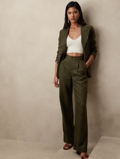 Classic Office Style Women, High Waist Pants And Crop Top, Professional Trousers Women, Pleated High Waisted Pants, Stone Color Pants Outfit, Dark Green Linen Pants Outfit, Linen Pant Suit For Women, Womens Wedding Guest Outfit Pants, Banana Republic Outfits 2023