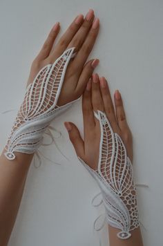 Ivory Gloves, Elegance Wedding, Gloves Fingerless, Beige Wedding, Wedding Gloves, Bridal Gloves, Lace Cuffs, Lace Gloves, Beach Weddings