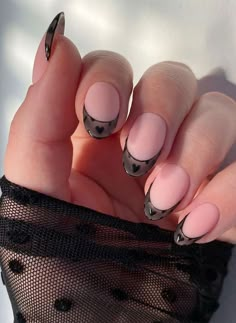 Transparent Tips Nails, French Nail Designs Valentines Day, Non Pink Valentines Nails, Black Heart French Tip Nails, Nail Design Transparent, Black French Tip Valentines Nails, Black French Tip Nail Art, Emo Valentines Day Nails, Nails Red Ideas Art Designs