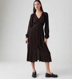 Our sarina long-sleeve midi dress is here to make all of your warm-weather days a breeze. We designed it with a flattering v-neckline, a button-up front, bishop slee... Weather Day, Sleeve Midi Dress, Long Sleeve Midi, Long Sleeve Midi Dress, Warm Weather, Levi's, Multi Color, Button Up, Midi Dress