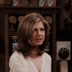 The Rachel Haircut Modern, Rachel Green Hair Short Season 1, Rachel Green Hair Short Layered, Rachel Green Hair Season 1, The Rachel Haircut Short, Rachael Haircut, Rachel From Friends Hair, Rachel Haircut Friends, Rachel Green Hair Short