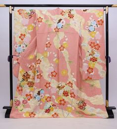 A classic pink vintage silk Furisode Kimono with floral design. Brighten up you day wearing this kimono or by hanging it as a display to enjoy everyday. Item: Furisode Silk Kimono No. frn186 Size: US  L  /  Length 65 inch (166cm), Width 28 inch (72cm). Design :  Floral Condition: Used, Very Good. Please check the photos. Need a Obi Sash? Find it here: https://www.etsy.com/shop/KimonoFujiyamarock?ref=seller-platform-mcnav§ion_id=13757607 Shop the entire collection https://fujiyamarock.etsy.com Sh Pink Silk Kimono For Wedding, Pink Silk Wedding Kimono, Traditional Pink Kimono For Spring, Pink Kimono For Spring Wedding, Spring Wedding Pink Kimono, Pink Kimono With Kimono Sleeves For Tea Ceremony, Pink Kimono For Tea Ceremony, Traditional Pink Silk Kimono, Traditional Pink Kimono For Wedding