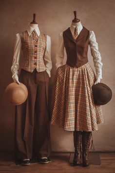 Old Women Clothes, Newsies Outfit Fashion Women, 1890s Fashion Aesthetic, Old Fashion Clothes Vintage Style, 1900 Womens Fashion, 1890s Fashion Women Casual, Retro Classic Outfit, 1800s American Fashion, Old European Fashion