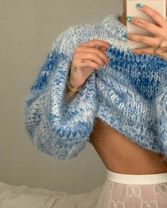 Mode Ulzzang, Chunky Sweaters, Style Parisienne, Hand Knit Sweater, Crochet Clothes For Women, Crochet Inspo, Diy Clothing, Fashion Baby, Looks Style