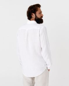 This classic men's shirt PERUGIA in white is a warm-weather essential, offering a modern fit and exceptional softness thanks to a special wash process. It features long sleeves with buttoned cuffs and a pleated back yoke for a comfortable fit. A single patch pocket on the chest adds functionality, while white river shell buttons secure the front and collar. • Regular fit • Buttoned • Shirt style collar • Long sleeves White Linen Shirt With Button Cuffs, Buttoned Shirt, White Linen Shirt, White River, Linen Shirt Men, Mens Linen, Shell Buttons, Boutique Online, Classic Man