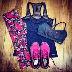 Lay out your gym kit before going to bed. | 19 Fitness Tips For Lazy Girls From A Personal Trainer Outfit Gym, Easy Tricks, Working Out Outfits, Nike Free Run, Workout Attire, Gym Style, Workout Outfit