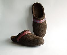 These felted slippers are made using all natural products -wool, hot water and olive oil soap. They are soft and so light that you feel as if you were barefoot. wool breathes so your feet will not sweat in them. Soles are made from natural rubber to prevent them from slipping and make them more durable on any flooring. Choose the colour of the ribbon from the last photo. Wear felted footwear - the feet are warm, and the sheep are intact! - SIZE: this item is made to order. Write me, please, your Brown Slip-on Felt Slippers, Brown Felt Slippers With Round Toe, Handmade Brown Closed Toe Slippers, Woman House, Felt Wool Slipper, Woman Slippers, Wool Clogs, Olive Oil Soap, Orange Decor