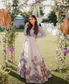 Laraib Rahim, Bridal Shower Purple, Indian Bridesmaid Dresses, Lehenga Designs Simple, Bridal Lehenga Collection, Bridal Shower Outfit, Fancy Dresses Long, Design 2023, Bridal Shower Dress