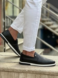 Collection : SPRING / SUMMER 22-23 Production : Checkered rubber sole casual shoes. Color : Black Material content: % 100 Leather eva sole Available size: : 39-40-41-42-43-44 Checkered Shoes, Black Checkered, Loafer Sneakers, Casual Loafers, Eva Sole, Shoes Color, Monk Strap, Vans Classic Slip On Sneaker, Lace Boots