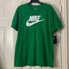 Nike Men’s Tee Shirt Size - M Style - Dr0515-374 Color - Apple Green *** Brand New Nike Green Graphic Print T-shirt, Nike Green Sports T-shirt, Basic Green T-shirt With Logo Print, Nike Green T-shirt For Streetwear, Green Short Sleeve Shirt With Logo Print, Basic Green Tops With Logo Print, Green Basic Top With Logo Print, Green Pre-shrunk Sports Shirt, Nike Green Graphic Tee