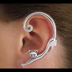 Cute! Cute! Cute! Dare To Be Different Wearing This Super Cute Kitty Cat Ear Cuff! Earrings On Animal Ears, Wire Wrapped Cat Earrings, Metal Cat Earrings, Cat Earrings Studs, Black Stud Earrings, Ear Climber, Ear Earrings, Ear Cuff Earings, Cat Ear