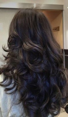 Layered Hair Side Part Long Hair, Hairclaims Shifting, Big Thick Curls, Shag Haircut Long Wavy Hair, Median Length Haircuts, Layered Long Wavy Hair, Layers For Medium Length Hair Wavy, Layered Haircuts For Long Hair Wavy, Grunge Haircut Long