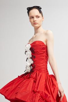 Description Red High-low, Long dress Sleeveless Open neckline Strapless Taffeta Dry Clean Made in Spain SKU 21-14 Short Dress With Train, Saltburn Party, Dress With A Train, Strapless Short Dress, Strapless Dresses Short, Ruffles Dress, Taffeta Skirt, Bright Fabrics, Red High