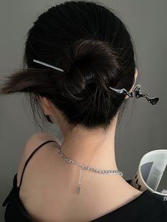 Preto Casual Collar  Volume Simples Grampos de Cabelo Embellished   Acessórios Femininos Hairstyle With Hair Pin, Cool Hair Pins, Cute Hair Accessories Aesthetic, Hair Pins Hairstyles, Fancy Gloves, Black Hair Accessories, Silver Hair Pin, 50 Hair