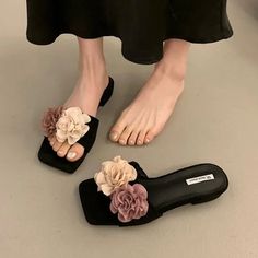 LBSFY - Summer Elegant Flat Slippers Flower Fashion Sandals Women Ladies Shoes Luxury Sandals Designer Sandals Slippers Women Mode Rose, Casual Walking Shoes, Flower Flat, Elegant Flats, Flat Slippers, Flat Slipper, Summer Fashion Dresses, Half Sleeve Dresses, Casual Slippers