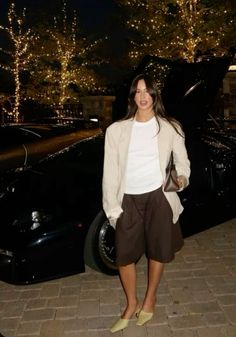 outfit ideas hailey bieber style kendall jenner style devon lee carlson cool girl it girl that girl prada fashion nyc style streetstyle ootd manifestation best self self care lookbook moodboard 2024 outfits style inspo kitten heels trench coat fall outfit ideas... Airport Work Outfit, Girl Dinner Outfit, Art Exhibition Outfit, Coat Fall Outfit, La Outfit, Style Kendall Jenner, Devon Lee Carlson, Trench Coat Fall, Street Style Outfits Casual