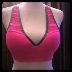 Never Worn Pink Racerback Sports Bra With Built-in Bra, Pink Go-dry Sports Bra For Training, Pink Racerback Sports Bra With Go-dry Technology, Pink Go-dry Racerback Sports Bra, Pink Fitted Sports Bra, Pink Fitted Sports Bra For Running, Pink Sporty Sports Bra For Training, Pink Go-dry Sports Bra For Running, Sporty Pink Sports Bra For Sports Season