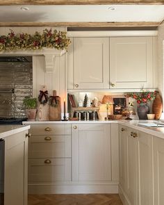 Renovation Inspiration, House Inspo, Dream Kitchen, Holiday Home, Kitchen Ideas, Countertops, Pins