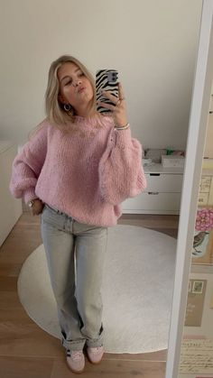 outfit, outfits, fashion, style, jean, blue jean outfit, summer outfit, winter outfit, skirt outfit, black jean outfit, sweatpants, aesthetic, streetwear, outfit ideas, street style, cardigan, winter fashion, outfit inspo, summer outfits, school outfit, sweater, fall outfit, fall outfit inspo, fall outfit aesthetic Pink Zipper Hoodie Outfit, Fuchsia Cardigan Outfit, School Outfits Fall 2024, Mint Color Outfits, On Trend Outfits 2024, Outfit Pull En Laine, Winter Outfits Colourful, Outfit Pull Gris, Fall Outfits Aesthetic 2024