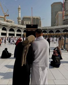 Couple Halal, Madina Sharif Beautiful Pic, Arab Girl, Muslim Couple, Classy Photography, Couples Images