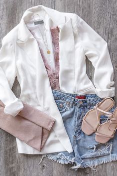 Your #springwardrobe has been begging you for this #whiteblazer! This #blazer is so perfect for #workoutfits or even #datenight! Just #style with some #distressedshorts and a #lacebralette!  #letsbepriceless #style #streetstyle #ootd #stylingtips #springfashion #springbreakfashion #datenight #datenightoutfit #springoutfit #womensfashion #womensoutfit #outfitideas #stylinginspo #casualoutfit #springfashion #springtrends Looks Com Short, Look Working Girl, Trendy Summer Outfits, Rose Lace, Outfit Look, Distressed Denim Shorts, White Blazer, Cute Summer Outfits