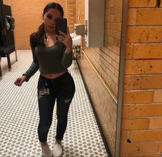 Cute Outfits For Mall Date, Pretty Blonde, Cute Date Outfits, Latina Fashion Outfits, Fashion Goals, Fashion Designing, Latina Fashion, Tween Outfits