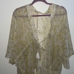 Nwot One Size Beautiful Light Yellow Colors Beautiful Lights, Light Yellow, Gold Yellow, Yellow Color, Tunics, Lucky Brand, Tunic Tops, Yellow Gold, Womens Tops