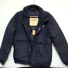 Nwt Size Medium Casual Blue Down Outerwear, Navy Outerwear For Cold Weather In Fall, Blue Padded Collar Outerwear For Fall, Navy Puffer Jacket For Cold Weather In Fall, Casual Navy Puffer Jacket For Fall, Blue Down Outerwear For Outdoor, Blue Sport Coat For Fall Cold Weather, Casual Down Outerwear For Work, Casual Blue Peacoat For Winter