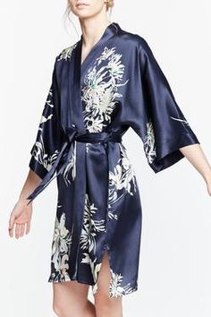 KIM + ONO Washable Silk Yuri Short Kimono Robe – kimandono.com Vintage Asian Art, Short Kimono Robe, Robes For Women, Plus Size Kimono, Kimono Robes, Silk Kimono Robe, Short Kimono, Luxury Silk, French Seam