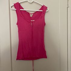 Nwt Guess Pink Top Size: M Good Condition Stretchy Never Worn Tags Attached Casual Pink Top, Cleo Sertori, Shoes List, Pink Lace Blouse, Teal Shirt, Me Core, White Blouse Top, Fabulous Outfits, 2000s Clothes