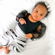 ♥ This super sweet Halloween set of white mummy legging and Top Knot headbands is great for preemies, newborns, babies and toddlers! Each piece is flawlessly handmade, stylish for your baby and makes a great gift that anyone can be proud to give to a lucky mom and baby. 💌 GET 10% OFF YOUR 1ST ORDER! When you join our mailing list --> http://bit.ly/DudisDesignEtsy (instantly) ♥ ABOUT THIS SET ⚬ Sizes preemie to 24 months. ⚬ Made of a soft and stretchy blend knit fabric that feels great to the Baby Halloween Costume, Newborn Costume, Newborn Halloween Costumes, First Halloween Costumes, Baby Halloween Outfits, Newborn Halloween, Newborn Coming Home Outfit, Preemies