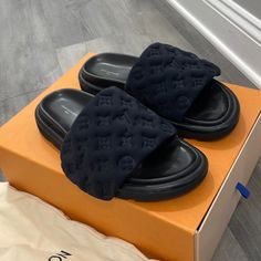 Used In Great Condition Comes With Box And Dust Bag Louis Vuitton Trainers, Pool Pillow, Fashion Slides, Shoes Outfit Fashion, Designer Slippers, Girly Shoes, Slides Sandals, Swag Shoes, Leather Slippers