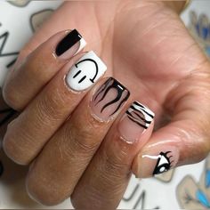 Black And White Short Nails Ideas, Short Acrylic Black Nails, Black Overlay Nails, Abstract Short Nails, Overlay Nail Ideas, Short Black And White Nails, Black And White Short Nails, Toes Ideas, White Short Nails