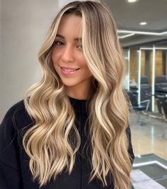 Baliage On Blonde Hair, Light Brown Hair With Bright Highlights, Bright Honey Blonde Highlights, Foiled Blonde Hair Highlights, Low Light In Blonde Hair, Smudge Root Blonde Balayage Money Piece, Cute Blonde Highlights For Blonde Hair, Ayla Woodruff Hair, Balyage Blonde Brown Mid Length