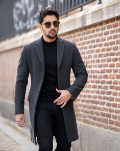 Magno Scavo Suit, Gray Trench Coat, Winter Fashion Formal, European Fashion Winter, Mens Photoshoot Poses, Suits Men Business, Classy Suits, Lycra Men, Winter Fashion Coats