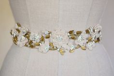 Wedding Belt Bridal Sash, Golden Floral & Leaf-Vine Cut Out Ornament Romantic Bohemian Luxe Design S Elegant Gold Bridal Belt For Reception, Gold Embellished Wedding Sash, Gold Embellished Sashes For Wedding, Gold Embellished Bridal Accessories For Wedding, Gold Embroidered Bridal Belt For Wedding, Elegant White Embroidered Bridal Belt, Elegant Gold Embroidered Bridal Belt, Elegant Embroidered Bridal Belt For Wedding, Romantic Boho Style