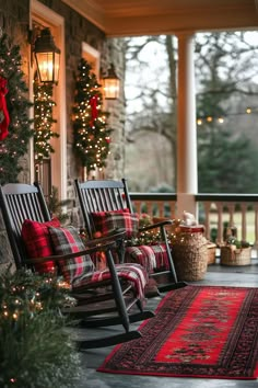 Winter Porch Decor, Winter Porch, Front Porch Design, Primitive Homes, Christmas Decorations Living Room, Front Porch Decorating