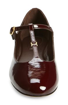 Glossy patent leather reflects the maison's signature romance in a mary jane–style ballet flat finished with understated hardware. Adjustable strap with buckle closure Leather upper, lining and sole Made in Italy Designer Shoes Mary Jane Flats Outfit, Chloe Ballet Flats, Chloe Flats, Brown Mary Janes, Leather Mary Jane Flats, Flats Outfit, Mary Jane Flats, Chloe Marcie, Leather Mary Janes