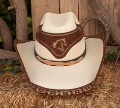 Kids western rodeo cowboy hat with elastic for perfect fitting -medium fits 2 - 4 year old -large fit 5 -8  year old -horse design on hat may varie Western Hat Bands With Adjustable Fit, Kids Cowboy Hats, Cowboy Hut, Ring Bear, Chapeau Cowboy, Western Cowboy Hats, Rodeo Cowboy, Western Rodeo, Alcoholic Beverages