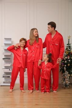 Valentines pyjamas, Plus size pyjamas,  Family pyjamas, matching pjs, satin pyjamas, Men pyjamas, personalised pj, initials pyjamas These beautiful satin pyjamas are a perfect  gift for whole family or a friend. Also available in children and men sizes. Please let us know the size in the personalisation section. They come personalised on the front, with your initials and heart image; or plain without personalisation (choose from drop down menu). This listing is for long sleeve/long trousers.  Th Valentines Pyjamas, Men Pyjamas, Pyjamas Men, Plus Size Pyjamas, Family Matching Pjs, Heart Image, Satin Pyjamas, Xmas Pjs, Pyjama Satin