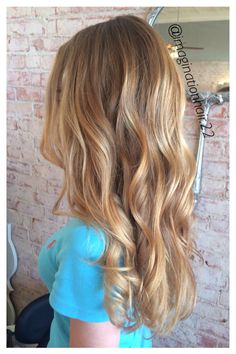 Golden Balayage blonde highlights. #blondehair #balayage #highlights Golden Balayage Blonde, Hair Golden Blonde, Low Maintenance Balayage, Blonde 2023, Golden Balayage, Blonde Colors, Blonde Hair Colour Shades, Balayage Hair Blonde Long, Balayage Hair Caramel