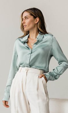 Sage Blouse Outfit, Light Green Blouse Outfit, Green Silk Blouse Outfit, Silk Blouse Outfit, Silk Shirt Outfit, Satin Bluse, Formal Suit, Looks Street Style, Luxury Silk