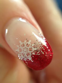 Pretty Christmas Nails - Never miss the awesome and greatest deal. Click to visit and find out more! Nails Amber, Moms Nails, Diy Christmas Nail Art, Xmas Nail, Christmas Easy, Valentine Nails, Fancy Nails Designs, Christmas Gel Nails, Holiday Nail