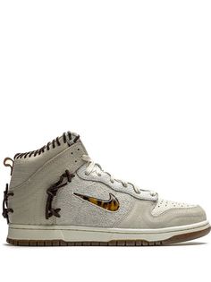 Shop Nike x Bodega Dunk High sneakers with Express Delivery - FARFETCH High Friends, Nike Hightop, Nike Tenis, Men Nike Shoes, Leopard Print Loafers, Nike High, Hightop Sneakers, Mens Designer Shoes, Nike T