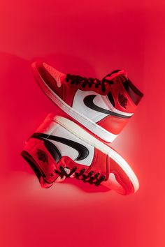 Despite a construction in canvas and no Air cushioning, the Air Jordan 1 KO shares a few similarities with the standard Air Jordan 1 High from 1985. The “takedown” Jordan 1’s mysterious origins seem to have only enhanced its appeal over time. Air Jordan 1 Artwork, Jordan 1 High Stadium Goods, Air Jordan 1 Psg, Air Jordan 1 High Og Stealth, Air Jordan 1 High 85 Georgetown, Ios 16 Wallpaper Shoe, Air Jordan 1 Prototype, Ios 16 Wallpaper Jordan, Air Jordan 1 Atmosphere