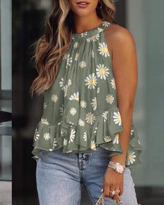 Ruffles Top, Mode Prints, Loose Tank, Loose Tank Tops, Casual Tanks, Weave Style, Vest Outfits, Polka Dot Blouse, Ruffle Top