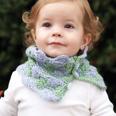 Free Easy Crochet Cowl Pattern For KidsHow precious is she in this soft cowl that makes her look all grown up? Easily crochet this sweet piece in Bernat Softee Baby yarn, which is OEKO-TEX Standard 100 certified, so it's always safe to use. For the adorable version shown, use Flannel and Fresh Green. Crochet Cowl Pattern, Crochet Cozy, Crochet Bebe, Haken Baby, Crochet Cowl, Baby Yarn, Knit Or Crochet, Crochet For Kids, Crochet Scarves